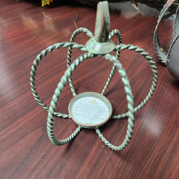 Metal Pumpkin Candle Holder - Picture 4 of 4